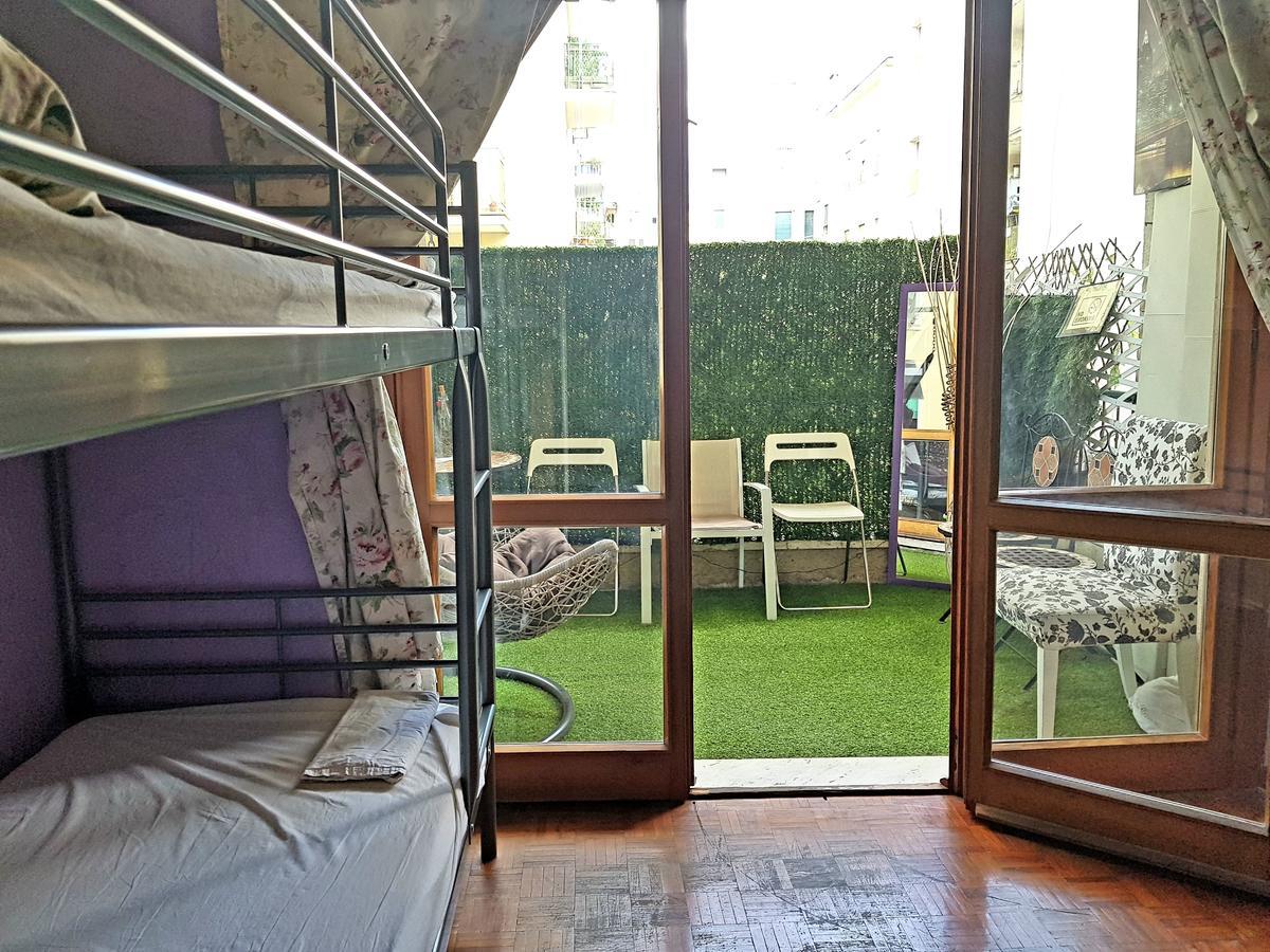 Hostel Dreaming - *